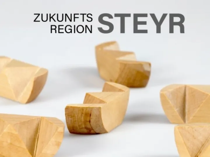 Holzbausteine symbolisieren das Netzwerk Zukunftsregion Steyr