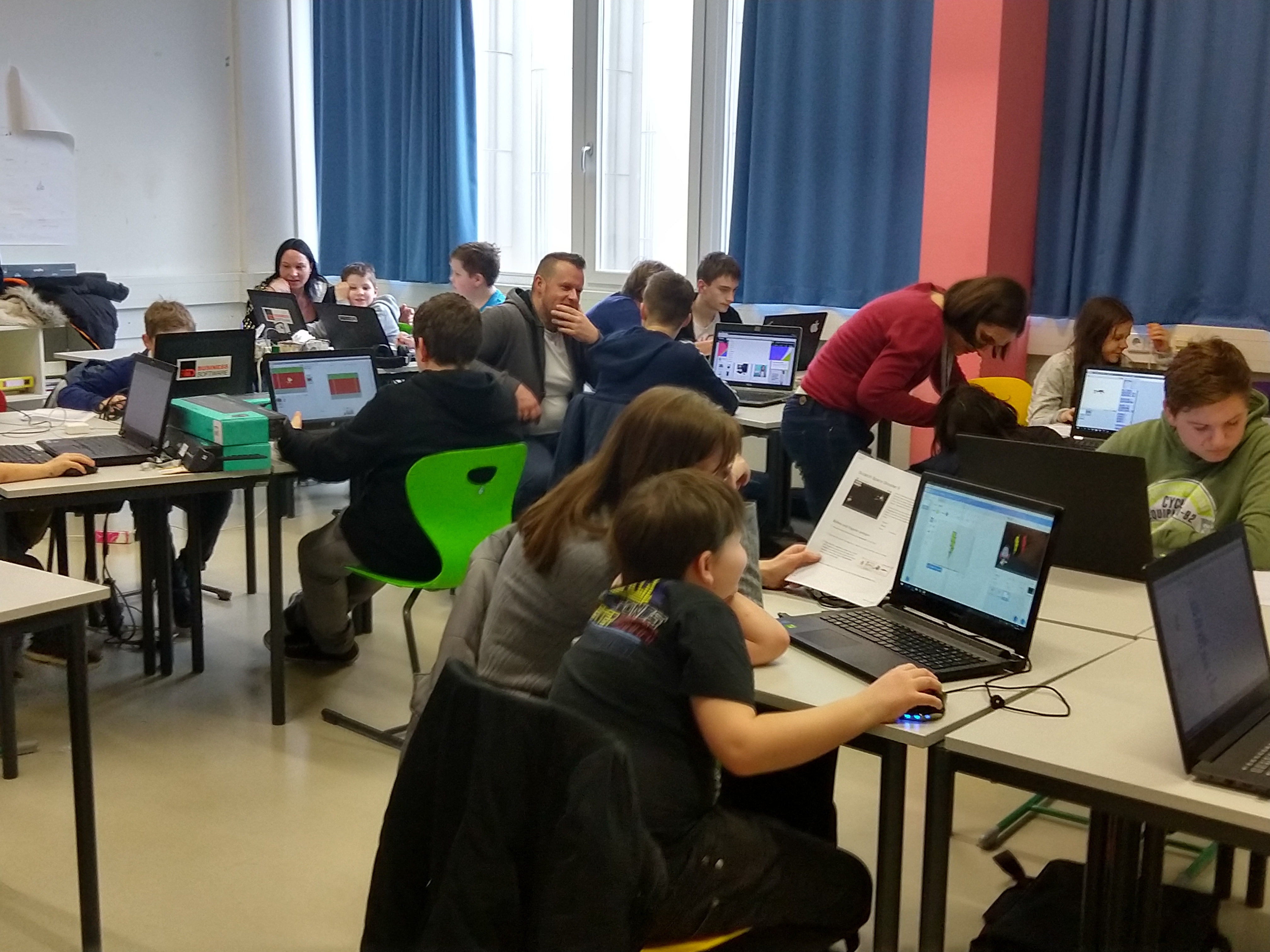 Rückblick auf CoderDojo Steyr am 8.3.2019 in der HAK Steyr 