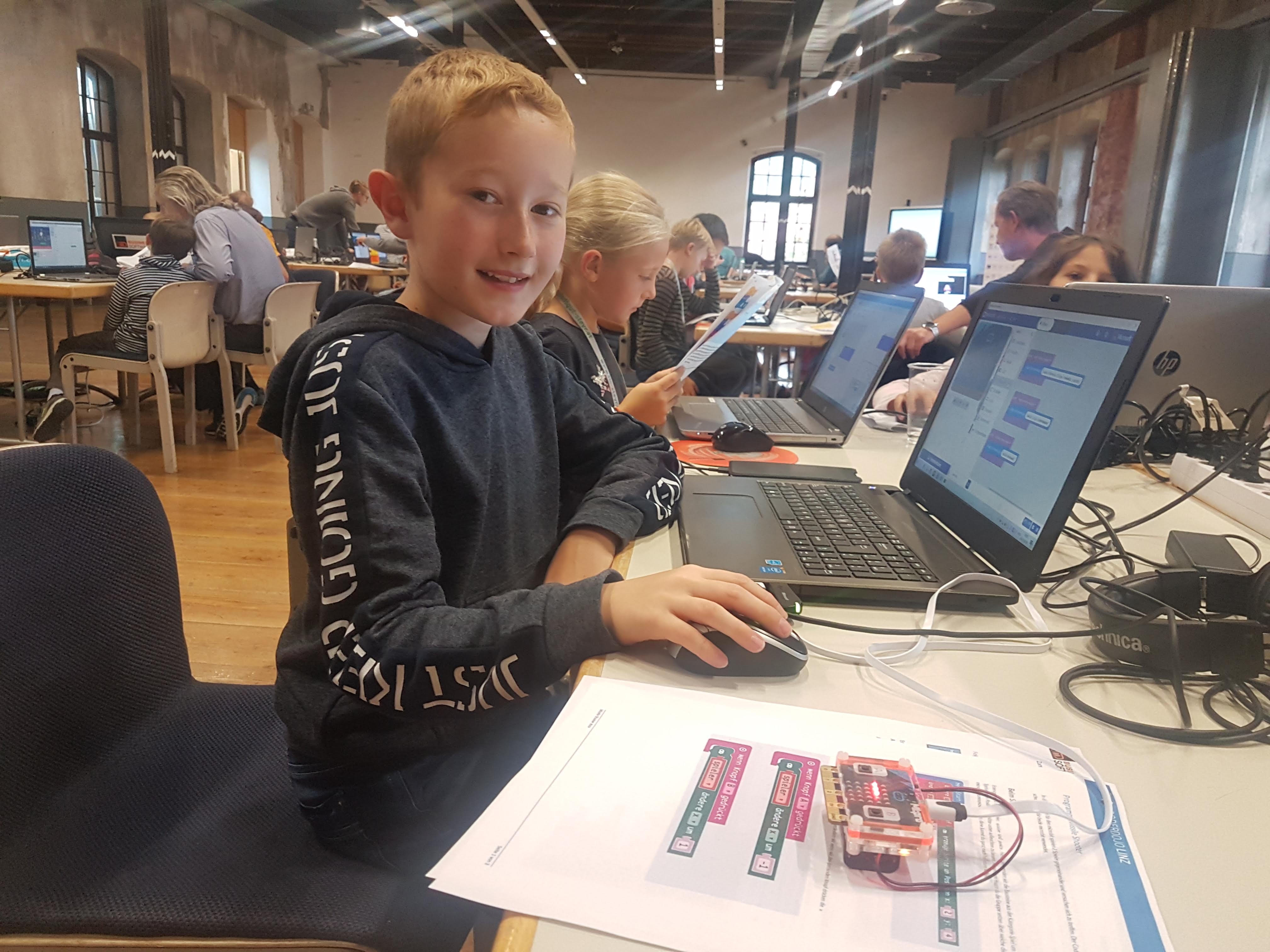 Kids beim Coden bei CoderDojo Steyr im Museum Arbeitswelt