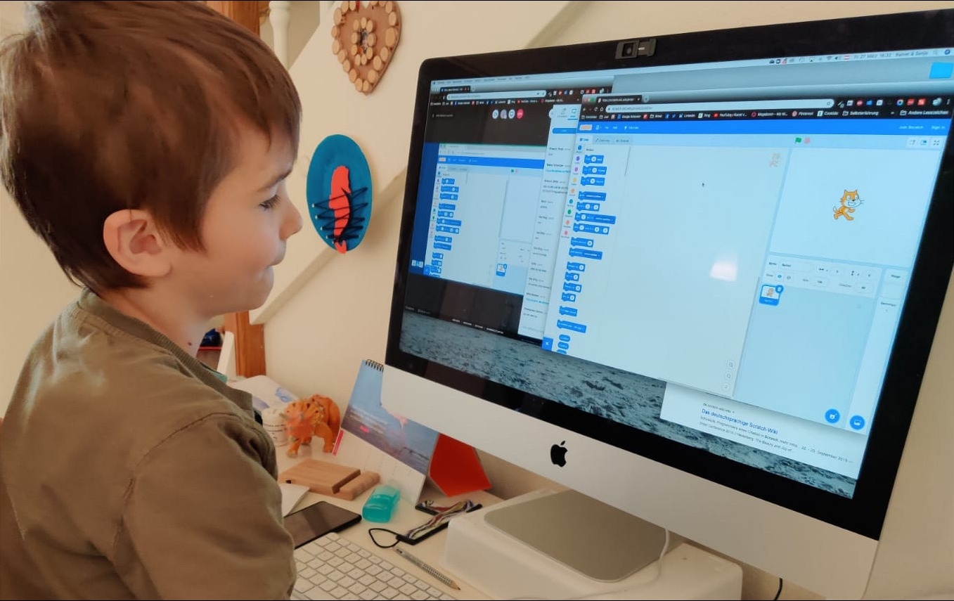 Coder Raffael beim virtuellen CoderDojo @home im ersten Lockdown 2020 